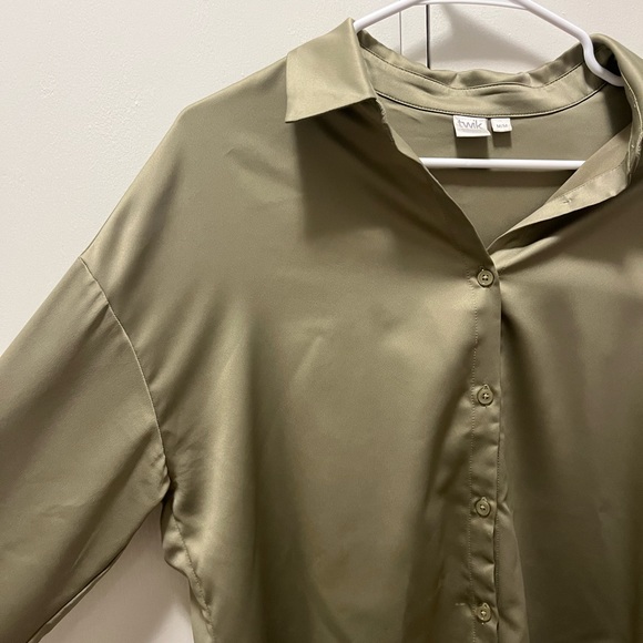 Longsleeve sage green satin button up - Picture 6 of 8